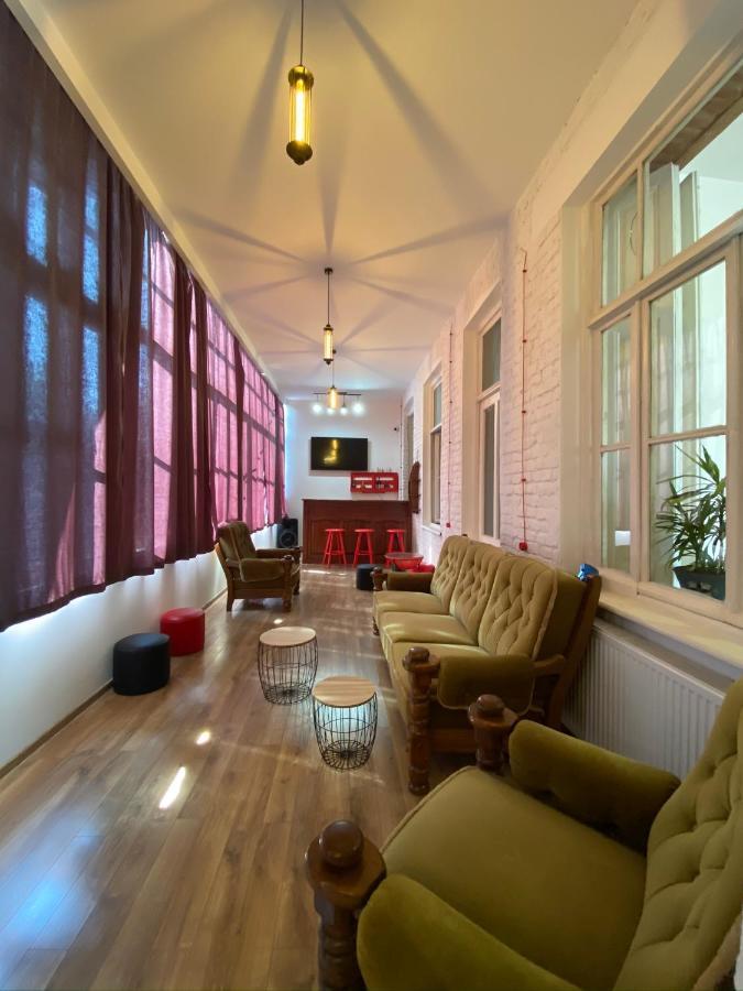 Red Door Apartment Tbilisi Exterior photo